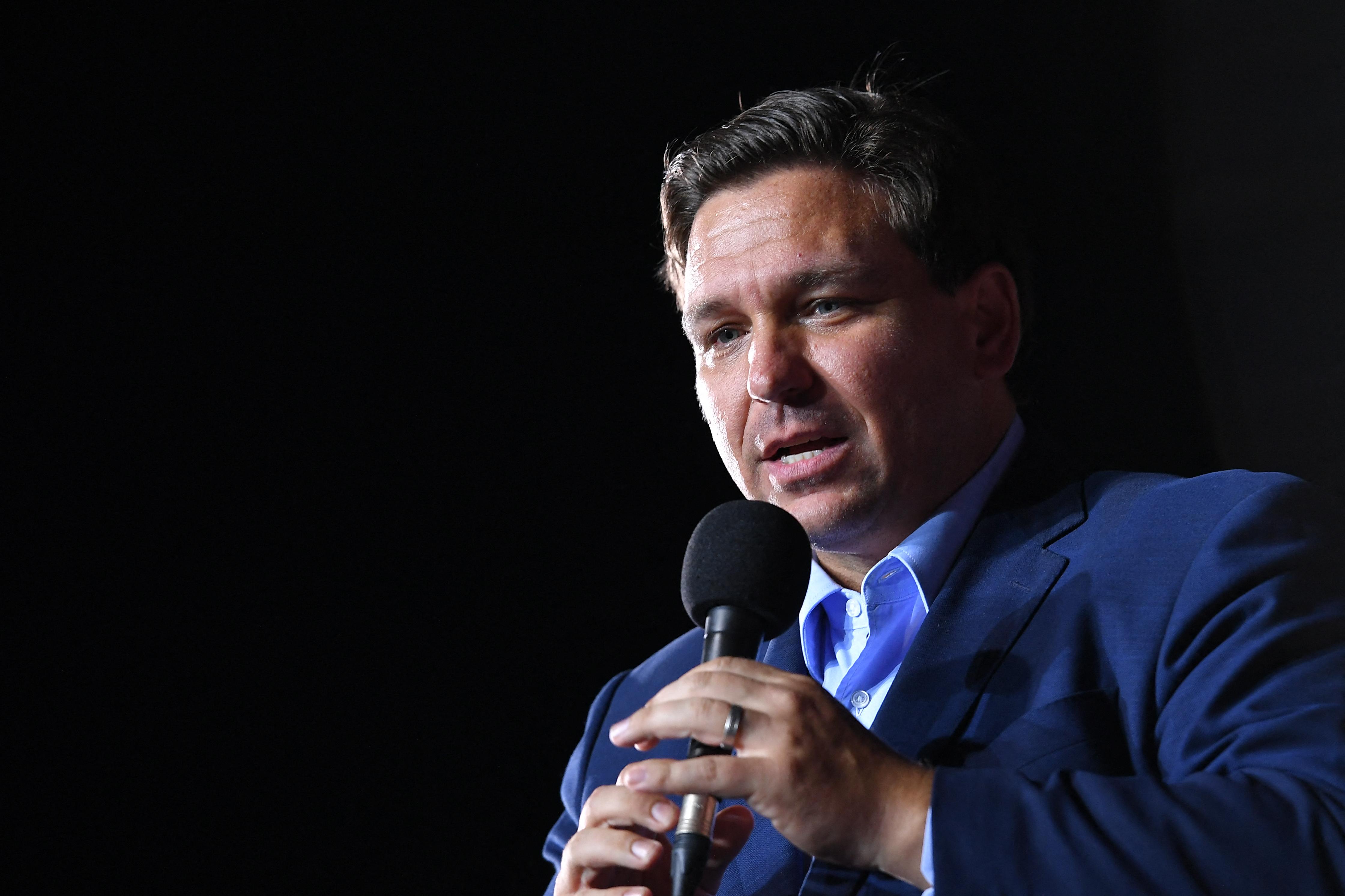 Decis&atilde;o foi feita com base na Lei dos Direitos dos Pais na Educa&ccedil;&atilde;o, chancelada por Ron DeSantis