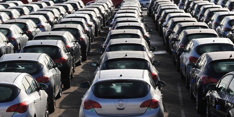 Vendas de carros com desconto surpreendem concession&aacute;rias, que veem fim de estoque em 1 m&ecirc;s