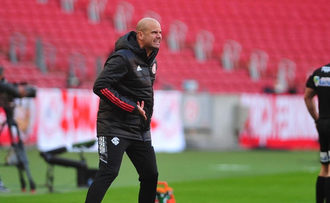 Miguel &Aacute;ngel Ram&iacute;rez chegou com uma ideia de jogo sem levar em conta o elenco colorado