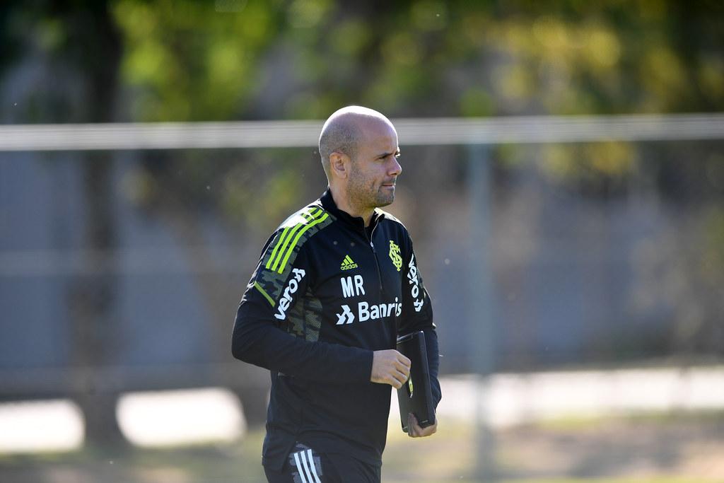 T&eacute;cnico Miguel &Aacute;ngel Ram&iacute;rez comandou um trabalho t&aacute;tico voltado para enfrentar o Olimpia, no Paraguai