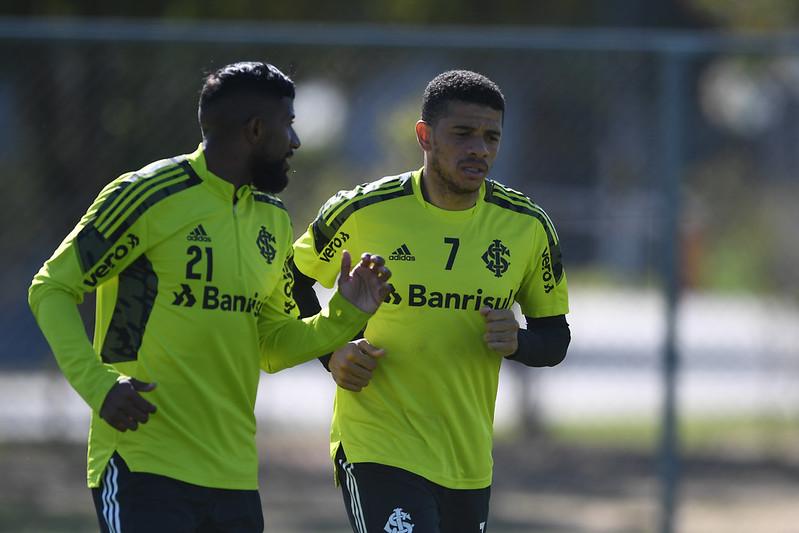 Mudan&ccedil;as do Inter contra o Olimpia devem ir al&eacute;m da volta de Taison 