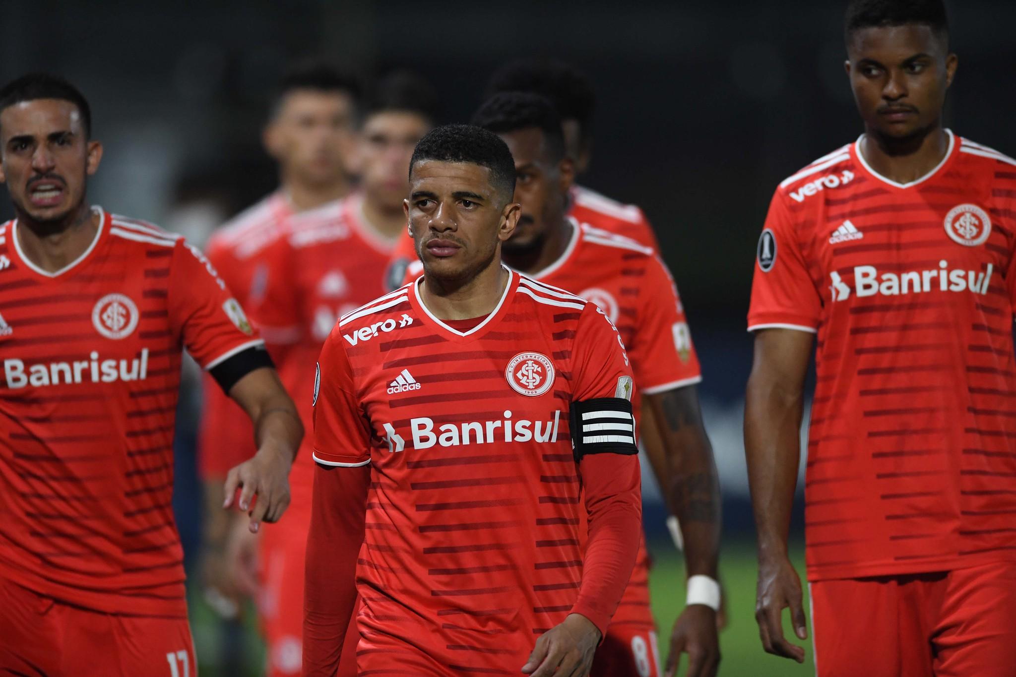 Fora do Gre-Nal, Taison ajuda o Inter com orienta&ccedil;&atilde;o dos mais jovens, segundo Ram&iacute;rez