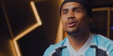Douglas Costa volta ao Gr&ecirc;mio depois de 11 anos