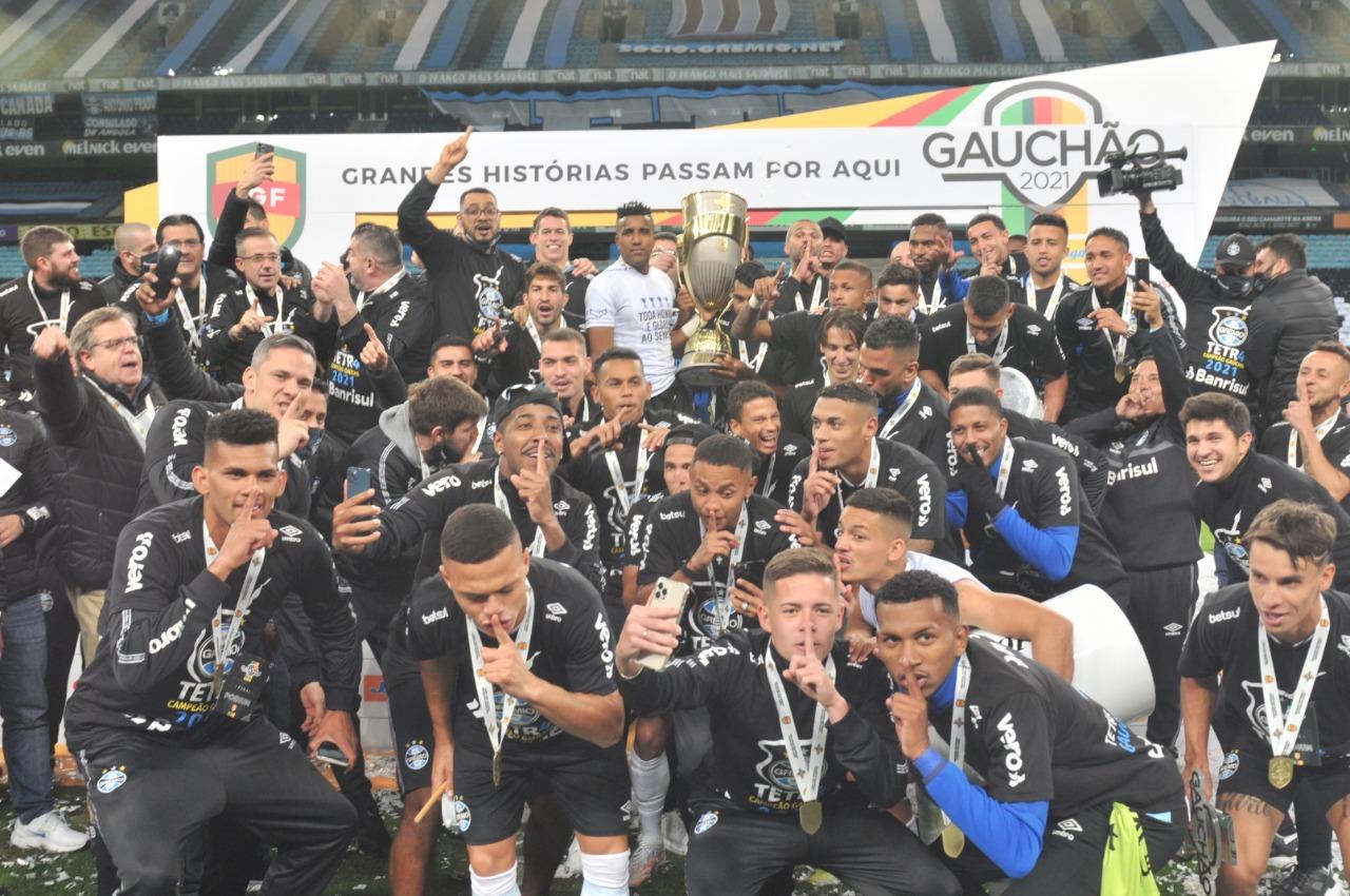 Romildo exalta "reconstru&ccedil;&atilde;o" no Gr&ecirc;mio: "In&iacute;cio de um novo ciclo"