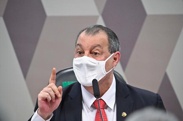 Senador Omar Aziz oficia Bolsonaro questionando sobre acusa&ccedil;&otilde;es de Luis Miranda