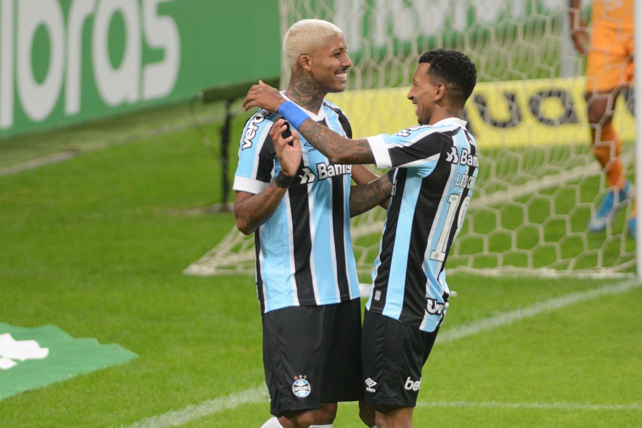 Meia marcou o segundo gol da partida