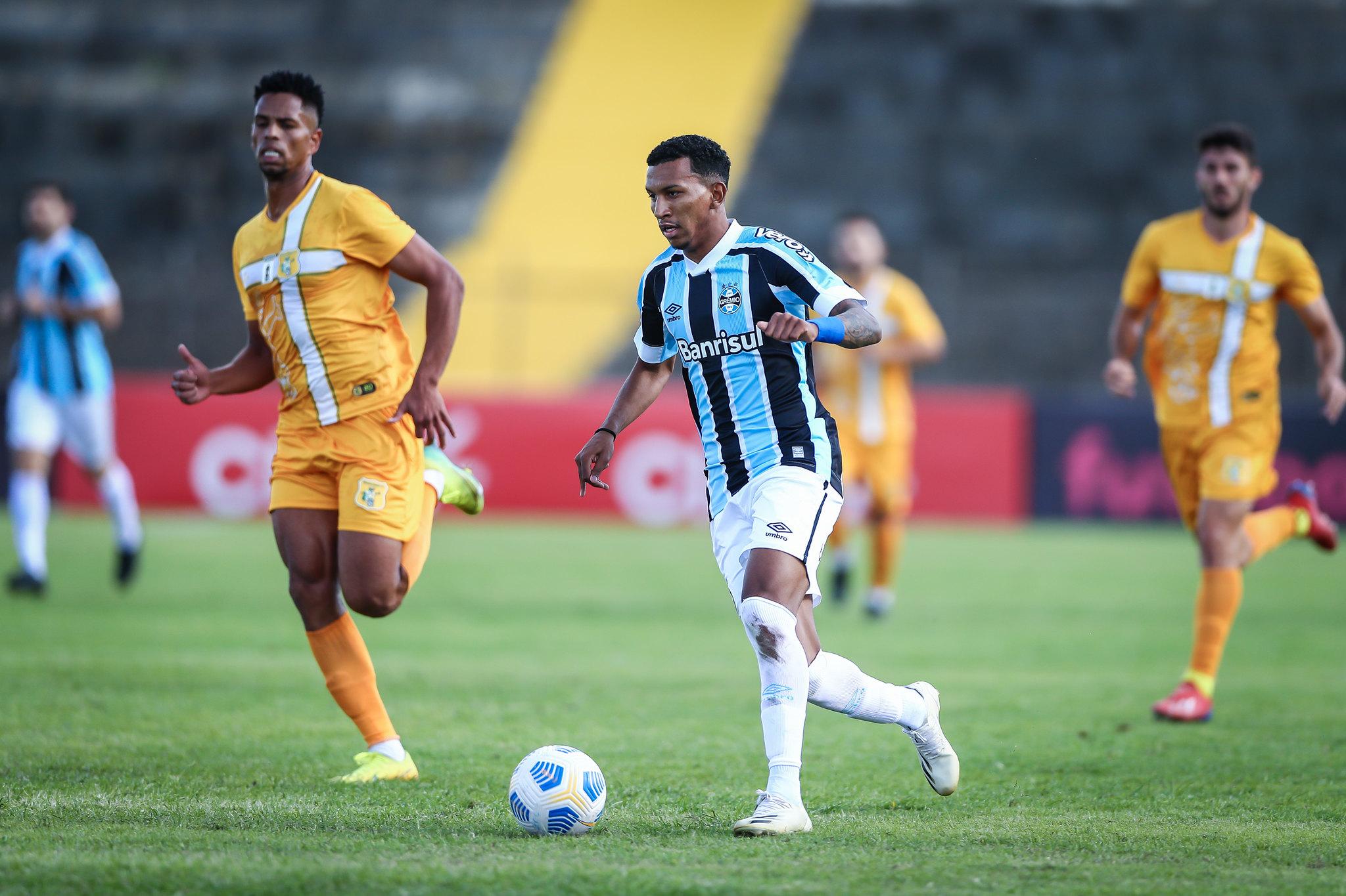 Gr&ecirc;mio est&aacute; nas oitavas de final