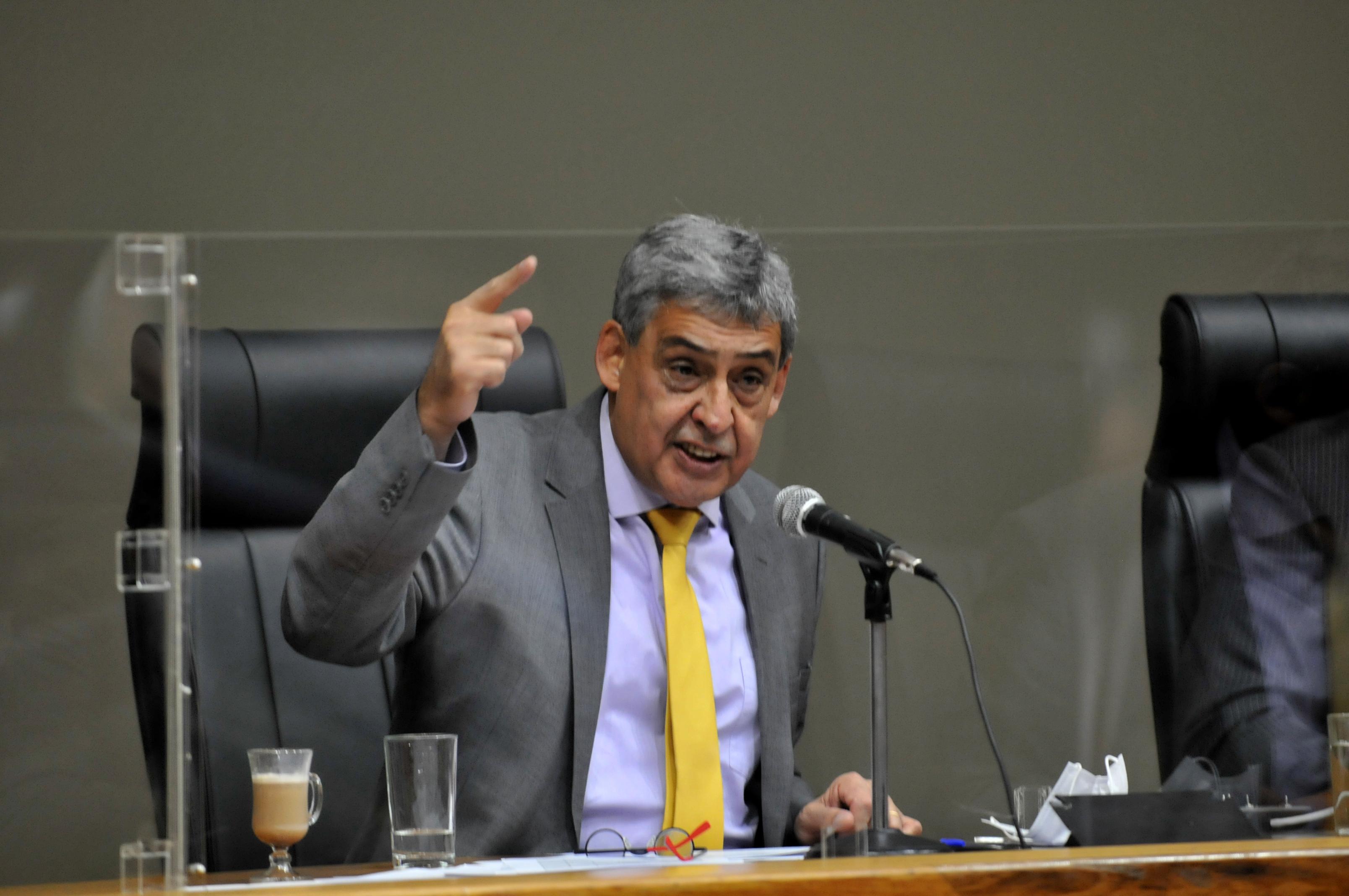 Em busca de apoio, prefeito Melo mudou de estrat&eacute;gia