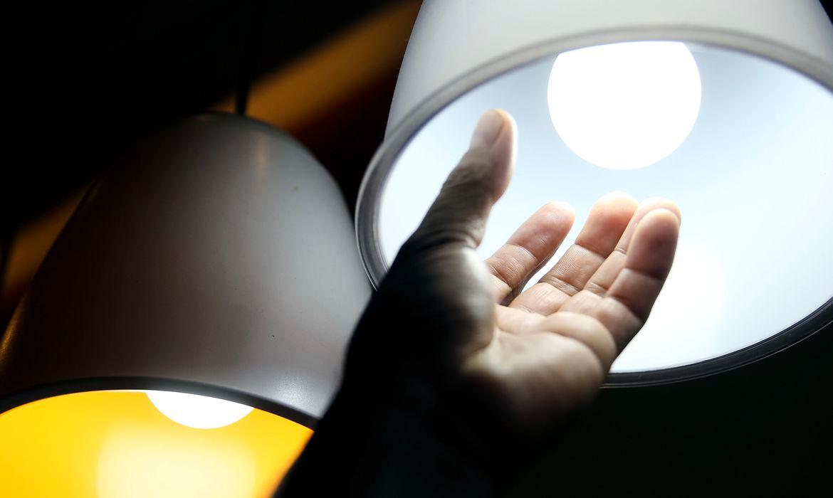 Custo da eletricidade deve crescer em raz&atilde;o da crise h&iacute;drica