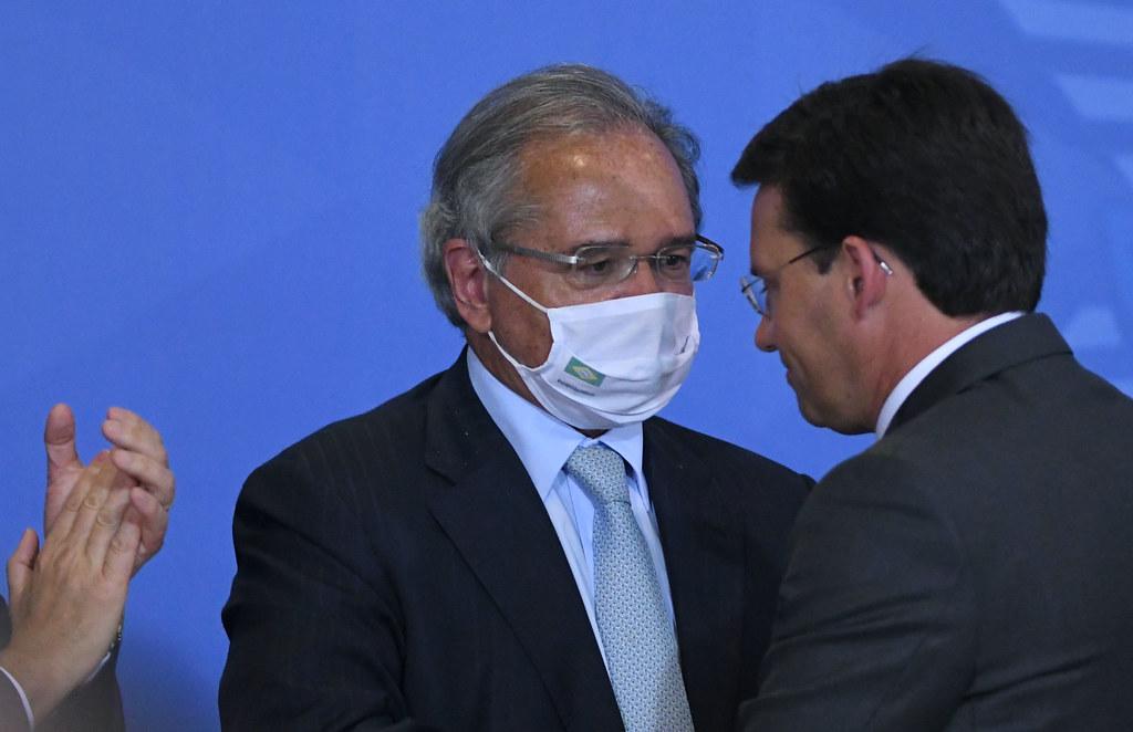 Ministro Paulo Guedes revelou que o ministro da Cidadania, Jo&atilde;o Roma, est&aacute; desenhando novos programas sociais para o governo de Jair Bolsonaro