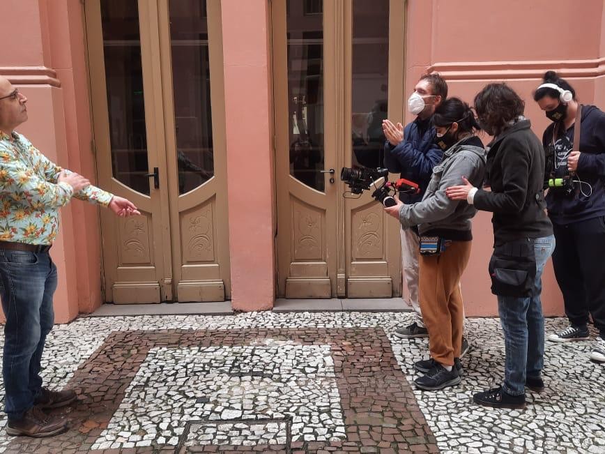 Equipe do documentário dirigido por Luiz Alberto Cassol com o cineasta, pesquisador e professor Glênio Póvoas Equipe do documentário dirigido por Luiz Alberto Cassol com o cineasta, pesquisador e professor Glênio Póvoas