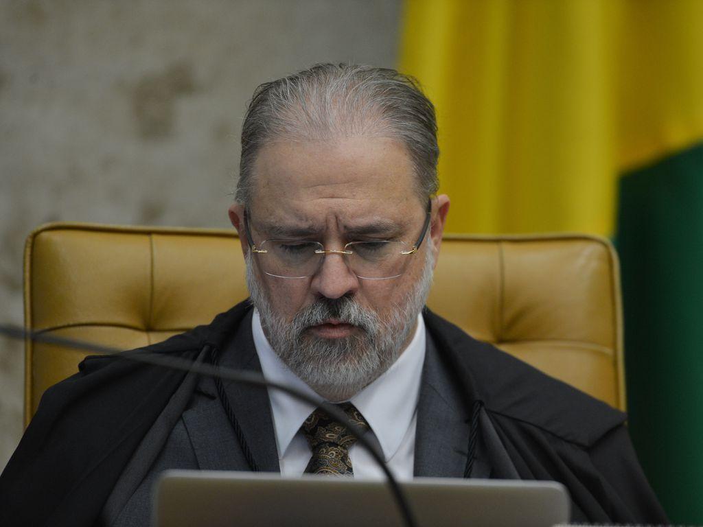 Aras defendeu a rejei&ccedil;&atilde;o da a&ccedil;&atilde;o movida pelo presidente contra medidas restritivas impostas pelos governadores