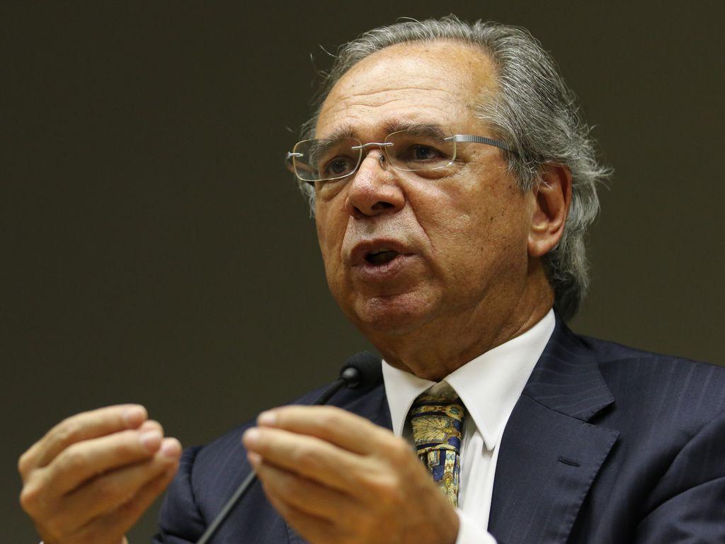 Guedes afirma que c&acirc;mbio de equil&iacute;brio &eacute; bem abaixo de R$ 5,00