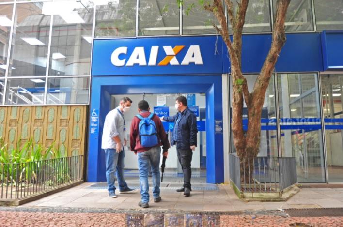 Bolsa Fam&iacute;lia retoma pagamento da 3&ordf; parcela do aux&iacute;lio  