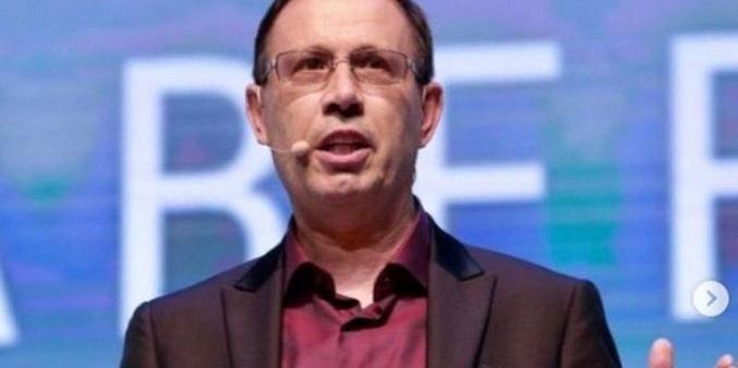 Wizard chega ao Brasil para depor &agrave; CPI e tem passaporte retido pela PF