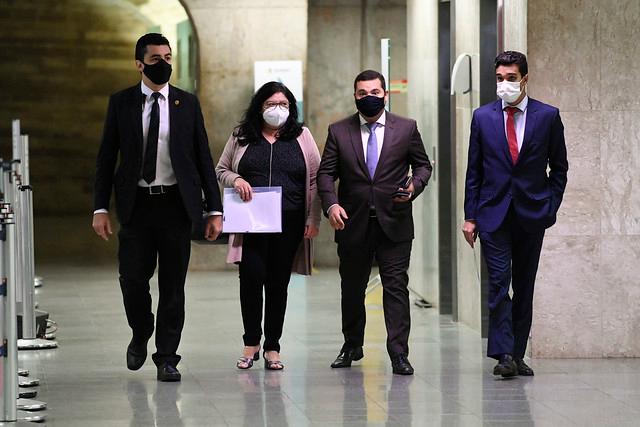 Servidora diz n&atilde;o ter identificado "nada at&iacute;pico" em contrato da Covaxin 
