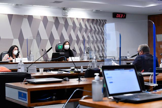 CPI ouve ex-diretor do Minist&eacute;rio da Sa&uacute;de acusado de pedir propina 