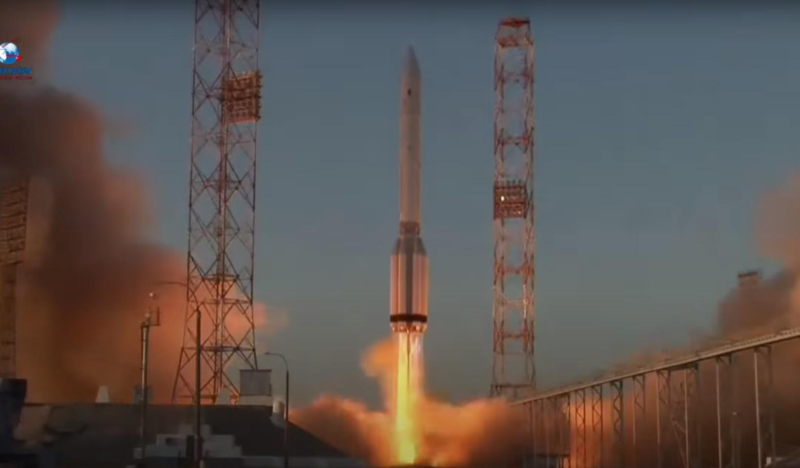 Foguete Proton-M que transporta o novo m&oacute;dulo cient&iacute;fico russo Nauka para a ISS decolou do cosm&oacute;dromo de Baikonur, no Cazaquist&atilde;o, informou a Roscosmos