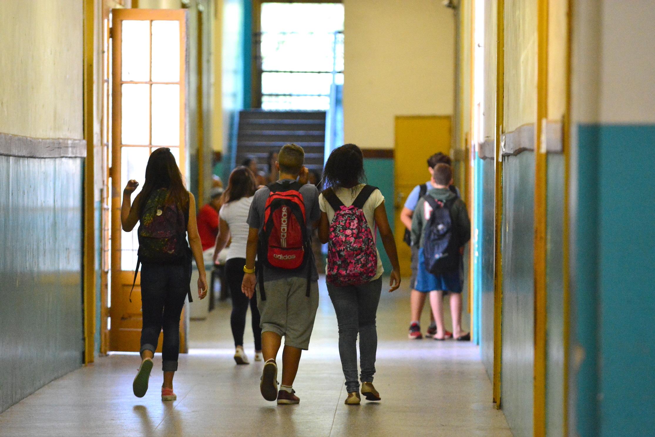 Alunos no Instituto de Educa&ccedil;&atilde;o General Flores da Cunha.
