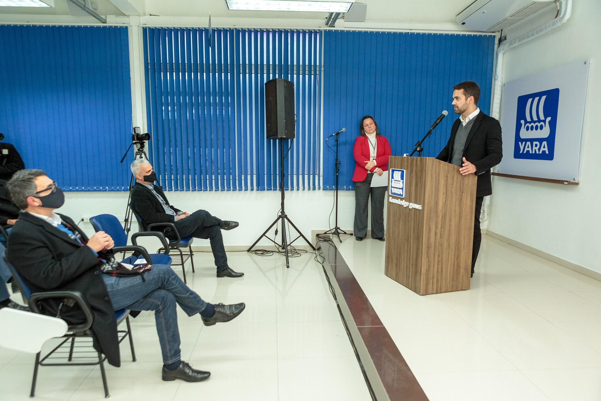 Eduardo Leite cumpriu agenda em Rio Grande nesta quinta-feira