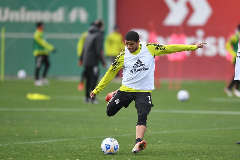 Inter aprimora finaliza&ccedil;&otilde;es e a posse de bola em treino desta quarta 