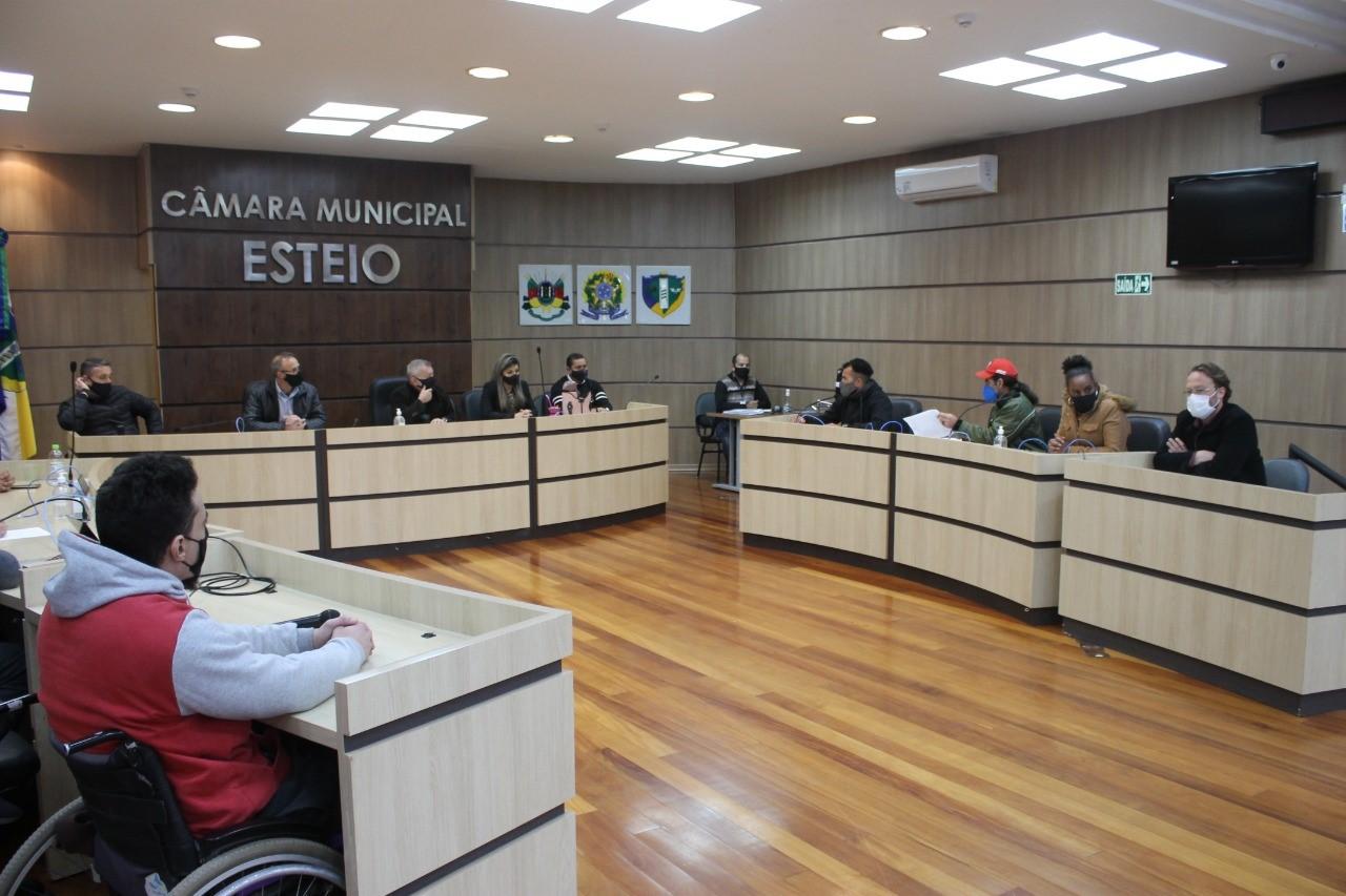 Grupo esteve na C&acirc;mara de Vereadores em busca de interven&ccedil;&atilde;o no caso