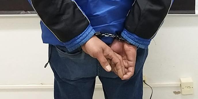 Um homem foragido foi localizado e preso 