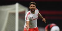 Autor de três gols, Yuri Alberto foi o destaque nos 4 a 0 que o Colorado aplicou no Flamengo em pleno Maracanã