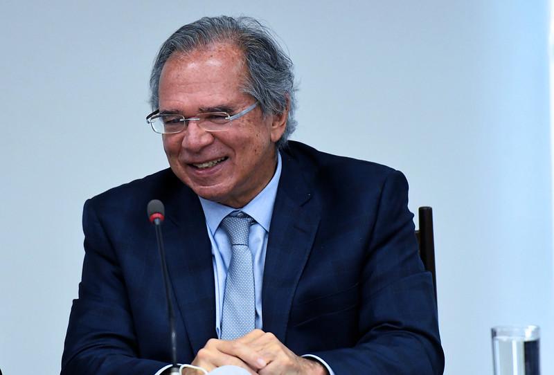 Guedes: "Qual &eacute; o problema de a energia ficar um pouco mais cara?"