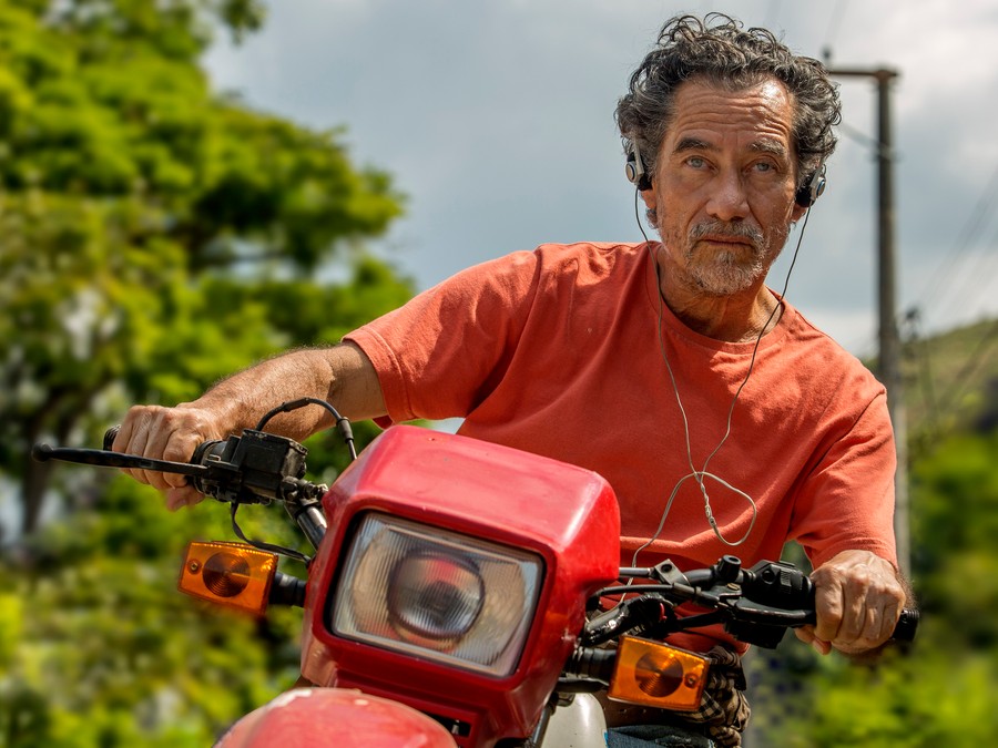 Chico Diaz em "Homem-Onça", filme em que crítica às privatizações se mantém atual Chico Diaz em "Homem-Onça", filme em que crítica às privatizações se mantém atual