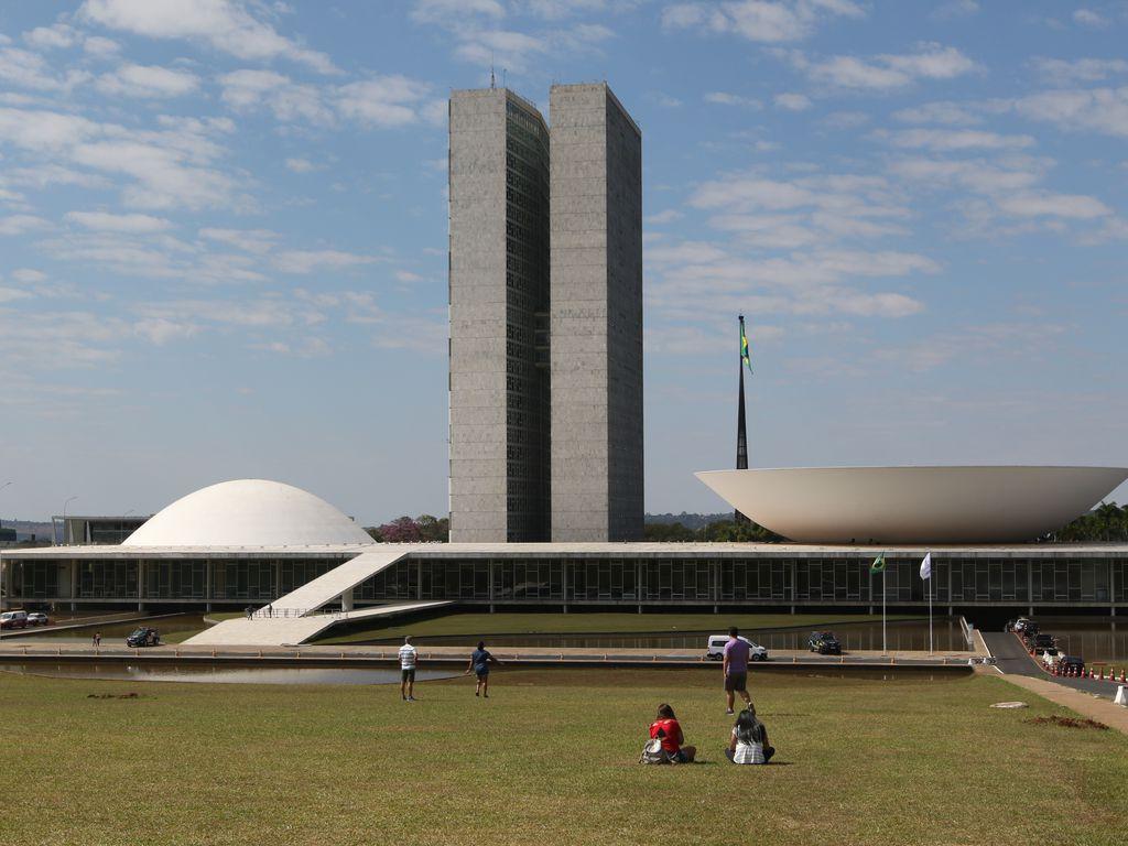 Carta assinada por pol&iacute;ticos destaca que manifesta&ccedil;&otilde;es contra STF e o Congresso aumentam temores de um golpe de Estado