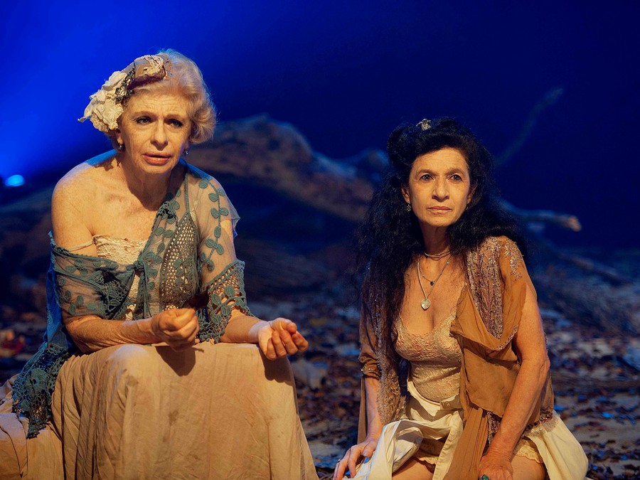 Tuna Dwek e Lilian Blanc em cena de "Amanhã Eu Vou" Tuna Dwek e Lilian Blanc em cena de "Amanhã Eu Vou"