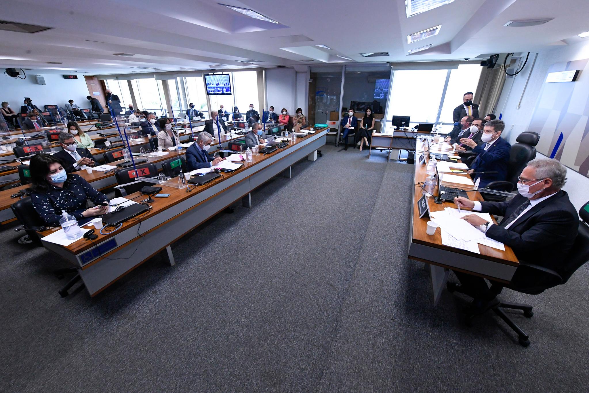 CPI quer listar contratos do governo com o FIB Bank
