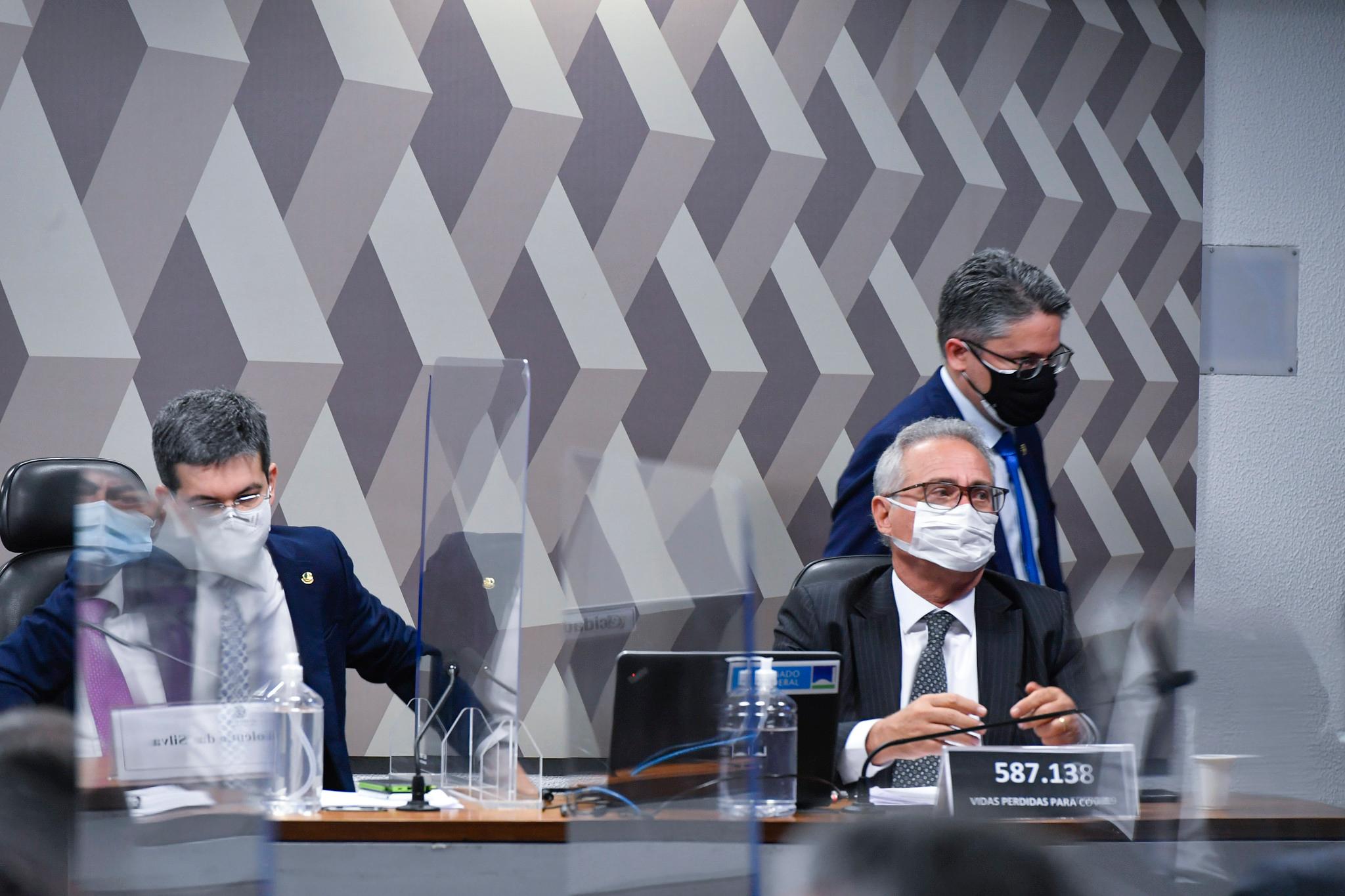 Caso n&atilde;o compare&ccedil;a &agrave; sess&atilde;o sem justificar a aus&ecirc;ncia, ele poder&aacute; ser conduzido coercitivamente &agrave; Comiss&atilde;o