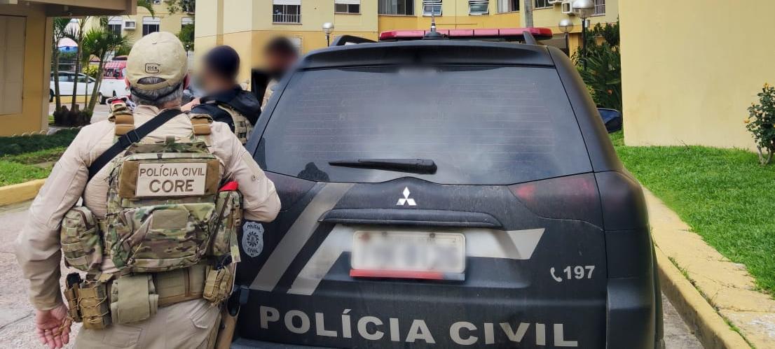 Houve o cumprimento de 21 mandados judiciais de busca e apreens&atilde;o
