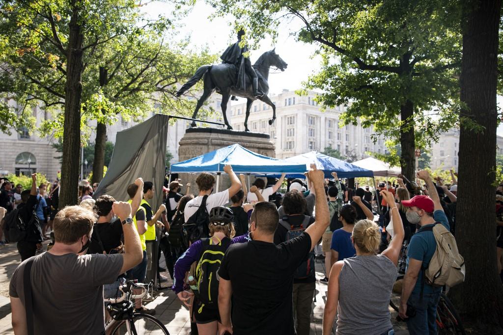 Marcha chamada "Justi&ccedil;a para 6 de Janeiro" reuniu entre 400 e 450 pessoas, segundo a pol&iacute;cia