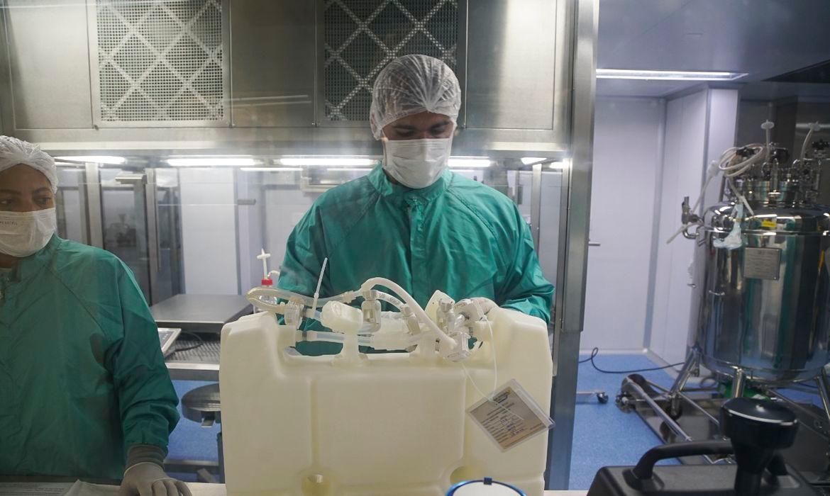 O insumo &eacute; suficiente para a produ&ccedil;&atilde;o de 5,2 milh&otilde;es de doses