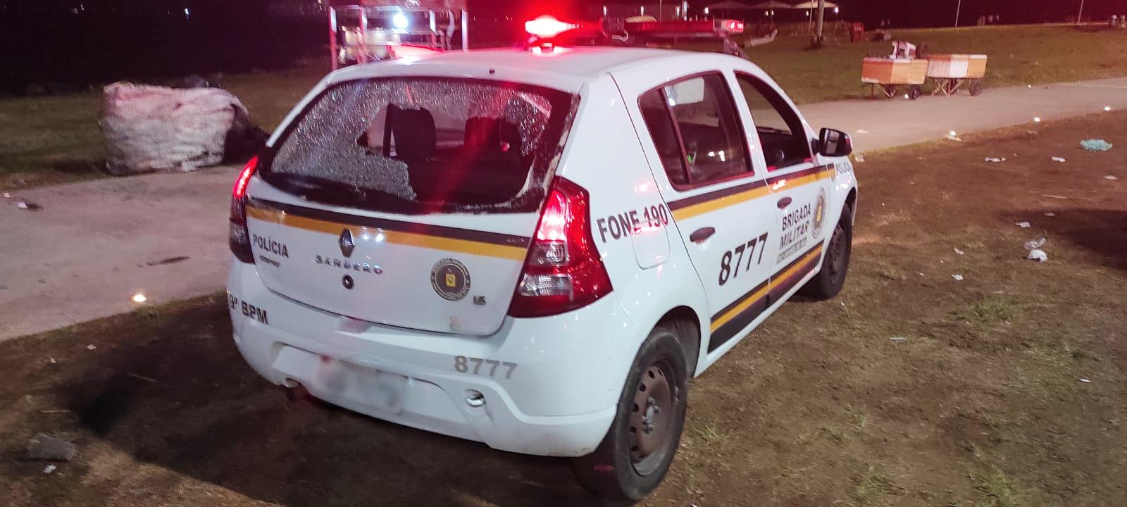 Renault Sandero, do 9&ordm; BPM, teve o vidro traseiro quebrado