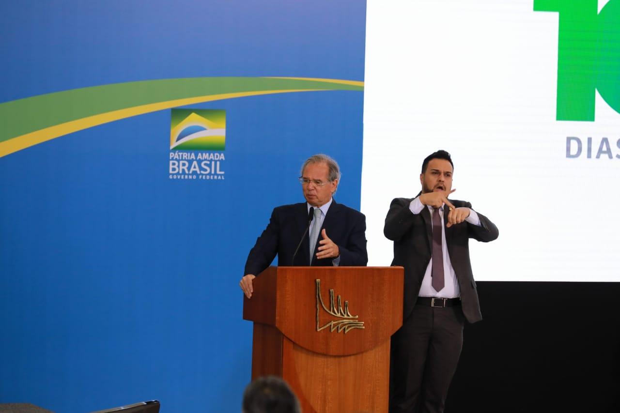 Governo lan&ccedil;a programa de cr&eacute;dito de at&eacute; R$ 1 mil para pagar em dois anos 