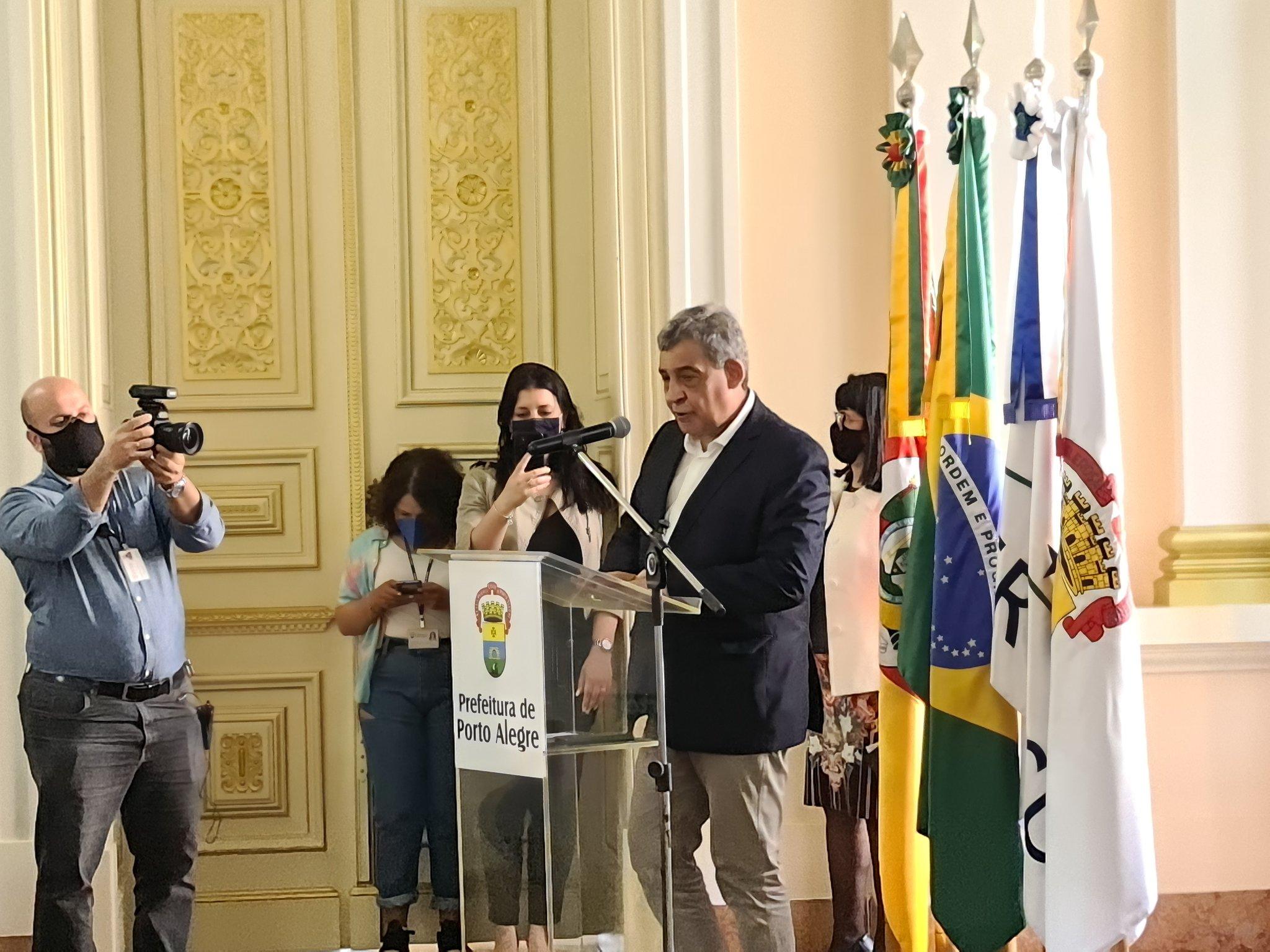 Melo durante o evento que marca o in&iacute;cio das obras de restauro da Est&aacute;tua do La&ccedil;ador