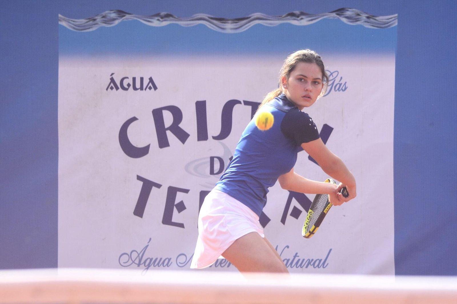  O Super T&ecirc;nis &eacute; apresentado por &Aacute;gua Cristal da Terra e tem o patroc&iacute;nio de Frontec