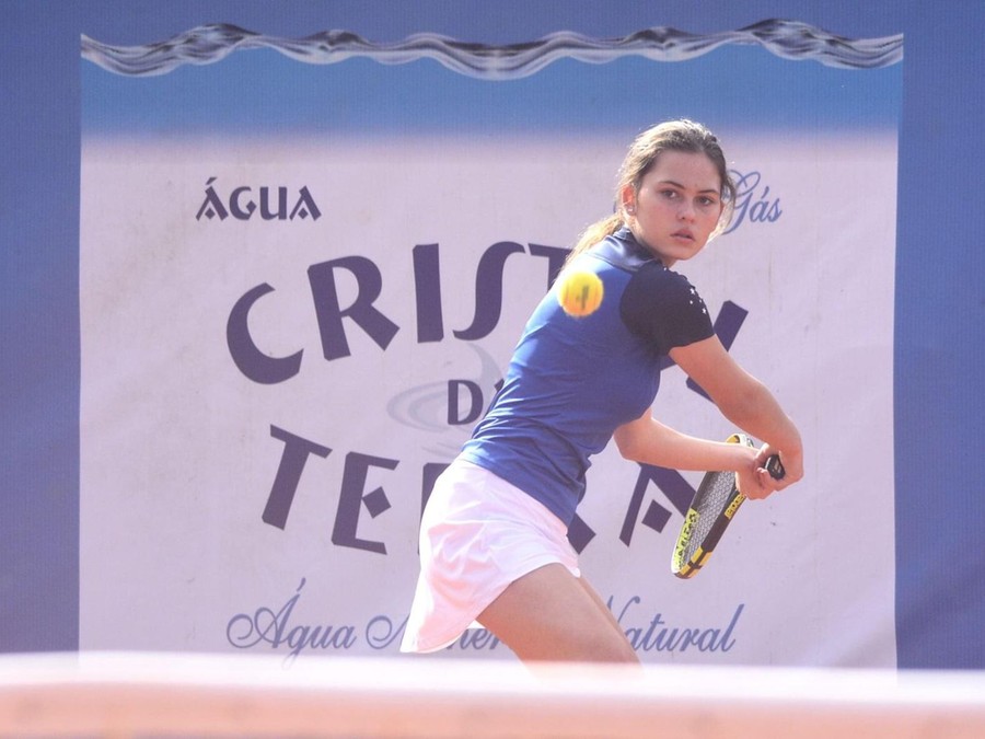 O Super Tênis é apresentado por Água Cristal da Terra e tem o patrocínio de Frontec  O Super Tênis é apresentado por Água Cristal da Terra e tem o patrocínio de Frontec