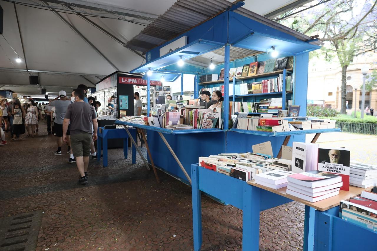 A banca 37, da Editora Pradense, seguir&aacute; aberta em homenagem ao livreiro Ricardo Fonini