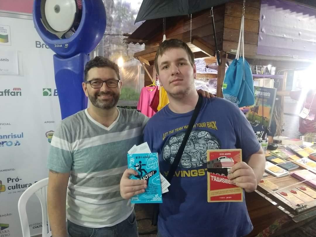 Amir Ribemboim Bliacheris junto com o escritor Zizo Asnis em 2018