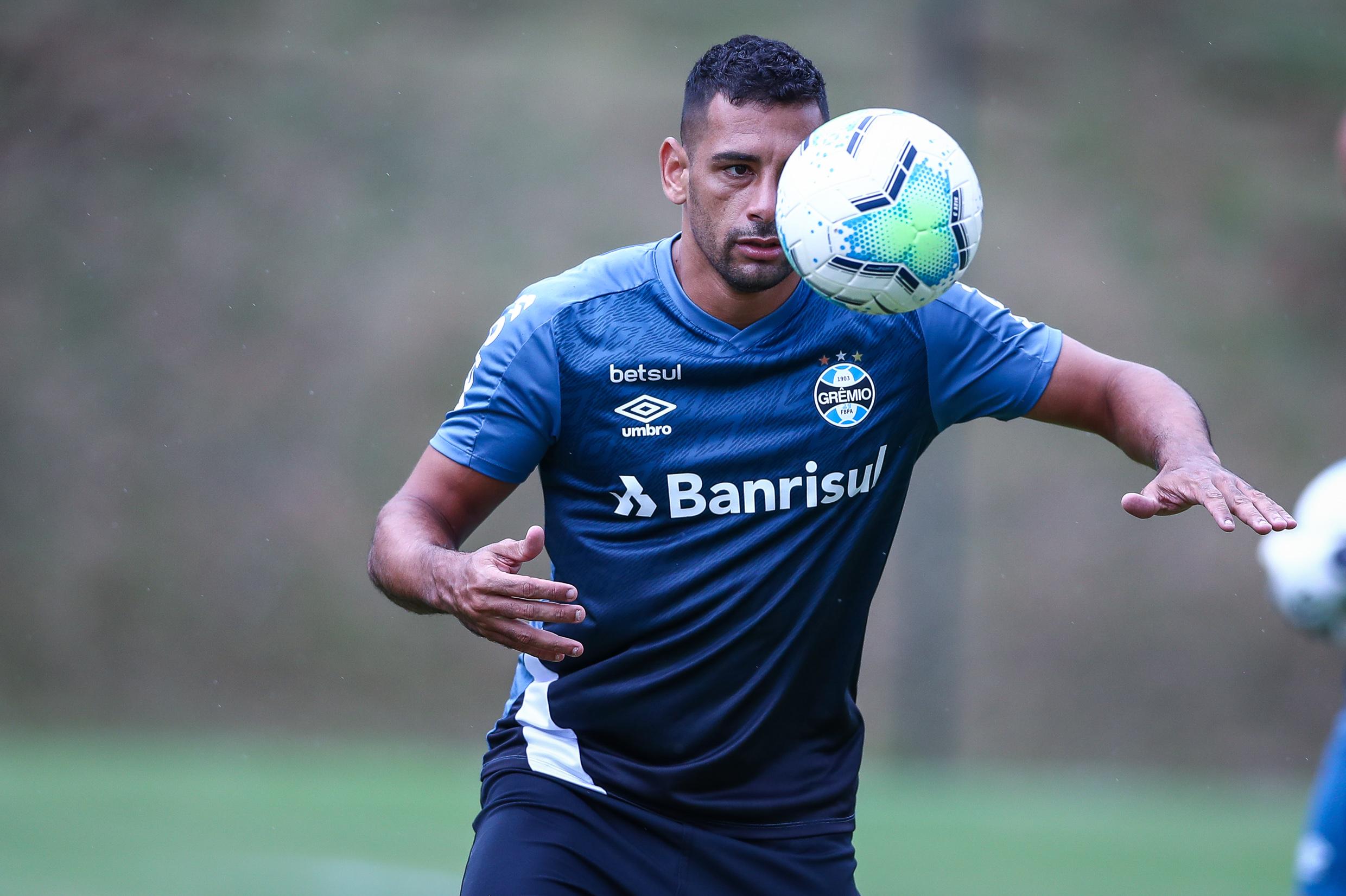 Contrato do atacante expira no fim deste m&ecirc;s  