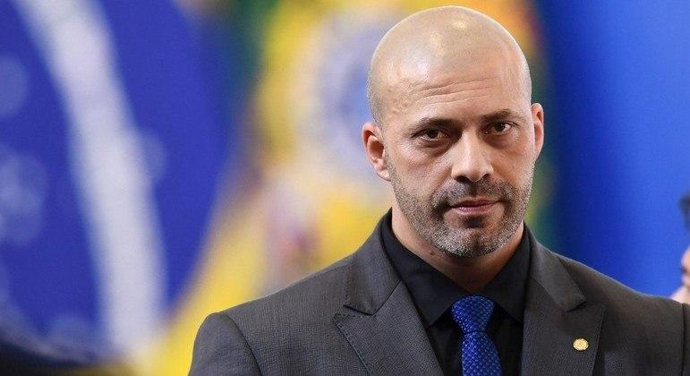 Silveira volta a ser condenado em 8 anos e 9 meses de reclus&atilde;o, em regime inicialmente fechado