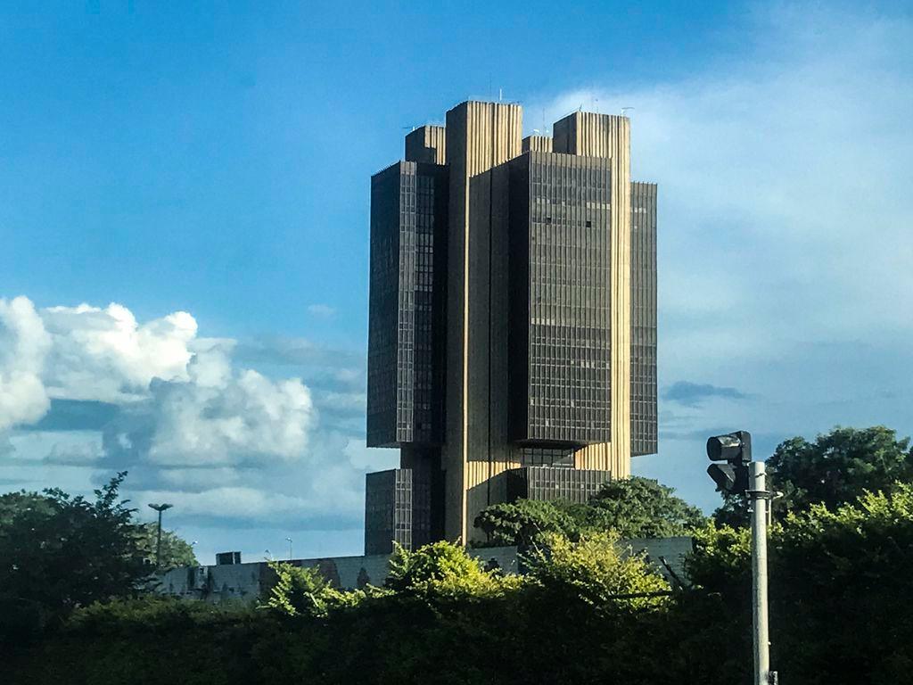 Banco Central decide nesta quarta se mant&eacute;m Selic a 13,7%