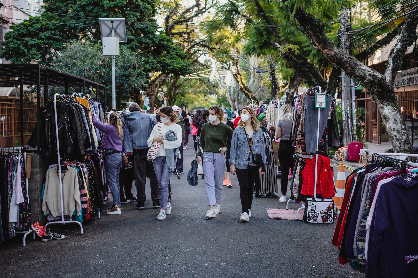 Brick de Desapegos faz edi&ccedil;&atilde;o na rua Jo&atilde;o Telles neste domingo, das 11h &agrave;s 19h