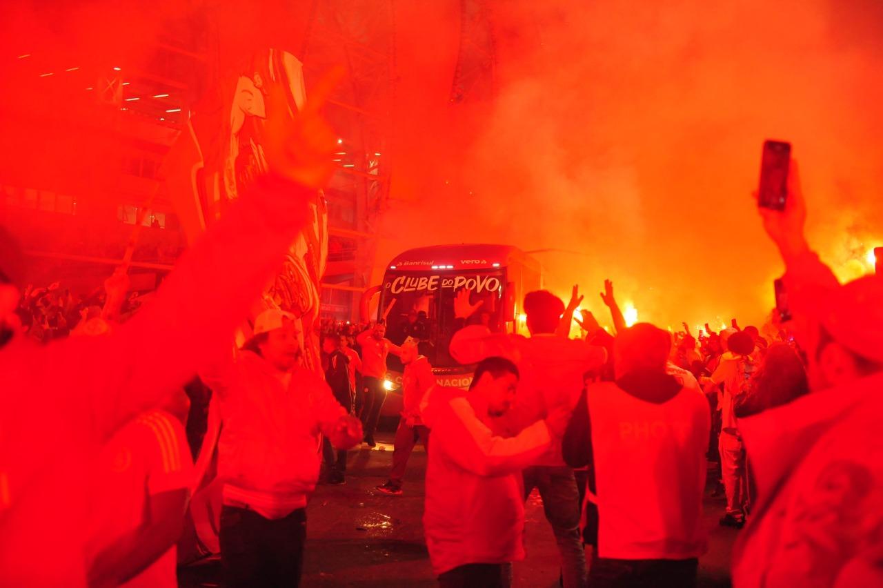 Recep&ccedil;&atilde;o ao &ocirc;nibus da delega&ccedil;&atilde;o ser&aacute; na Rua A &agrave;s 19h20
