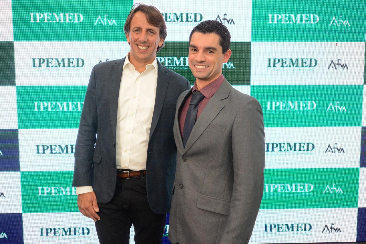 Ceo da AFYA, o Virgilio Gibbon,e o diretor do Ipemed Porto Alegre, Marsam Teixeira, na inaugura&ccedil;&atilde;o  